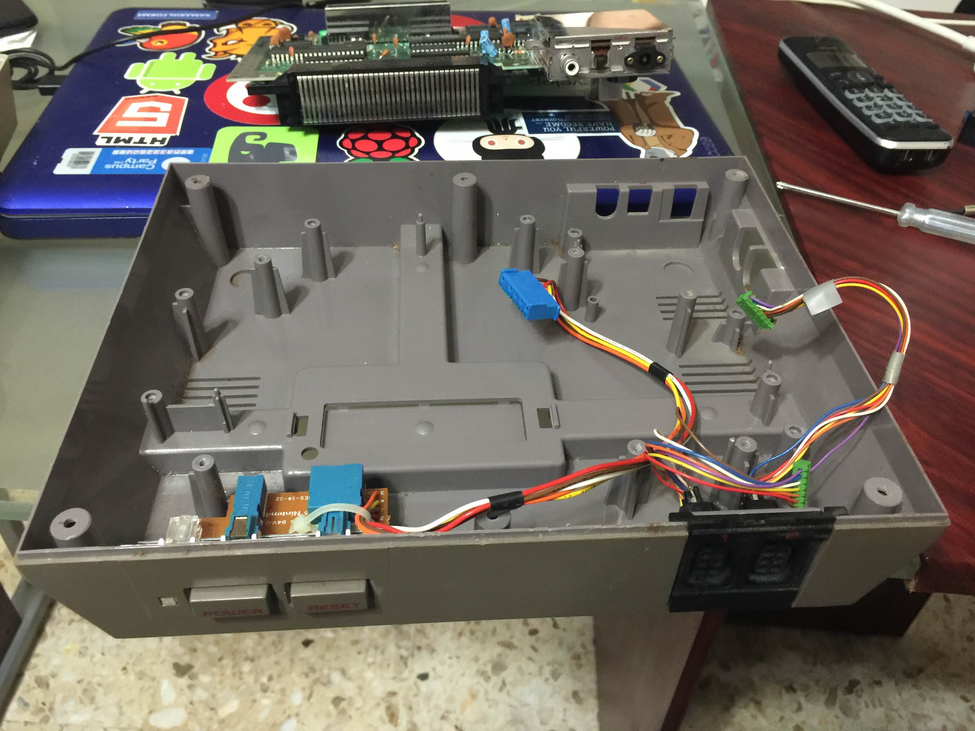 NES completamente desensamblada